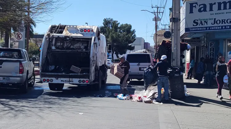 Gestionan el adquirir o arrendar camiones recolectores de basura