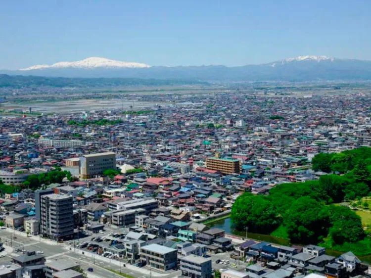 Sacude sismo de 7.3 a Japón