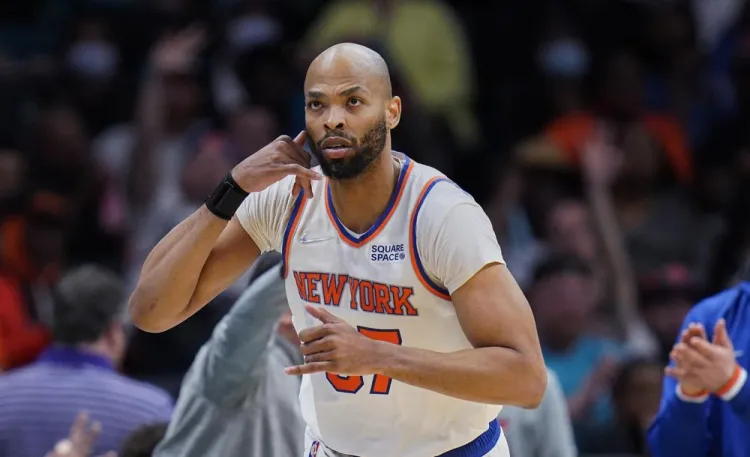 Knicks frenan a Hornets