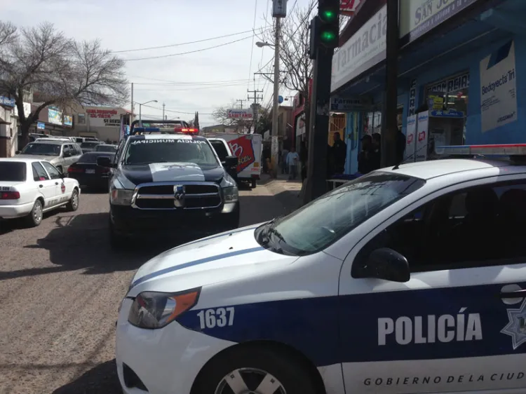 Atracan recicladora y abarrotes