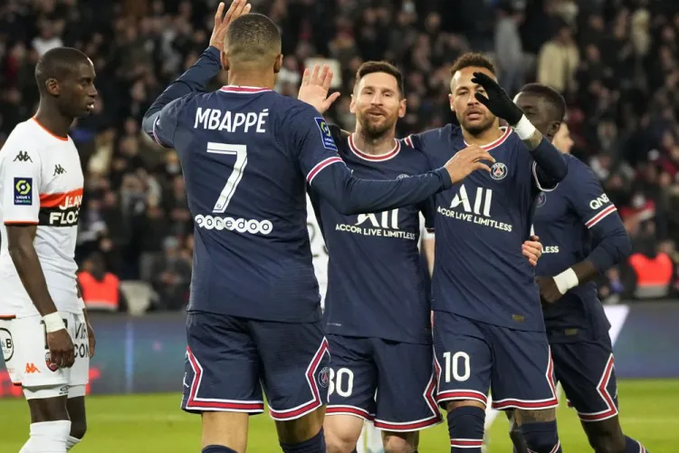 Doblete de Mbappé al ganar el PSG