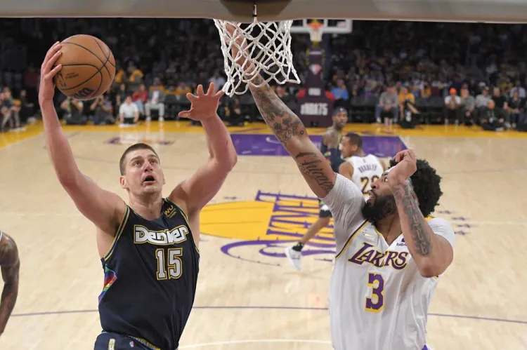 Jokic encabeza a los Nuggets