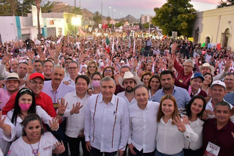 Marcha gobernador a en apoyo a la reforma eléctrica