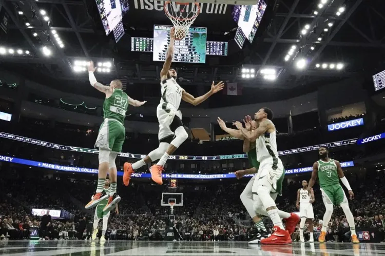 Bucks toman segundo sitio