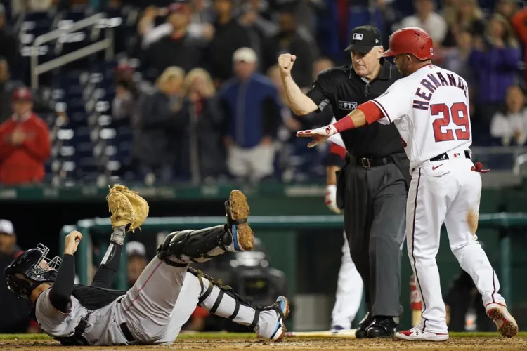 Vence Marlins a los Nats