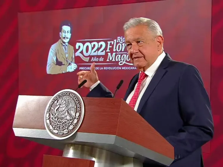 Quiere AMLO cero pluris y menos consejeros del INE