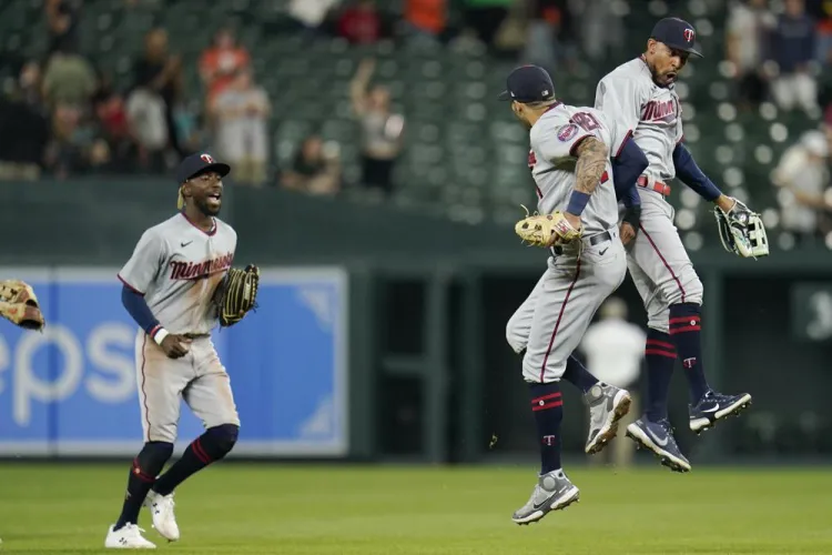 Mellizos somete a los Orioles