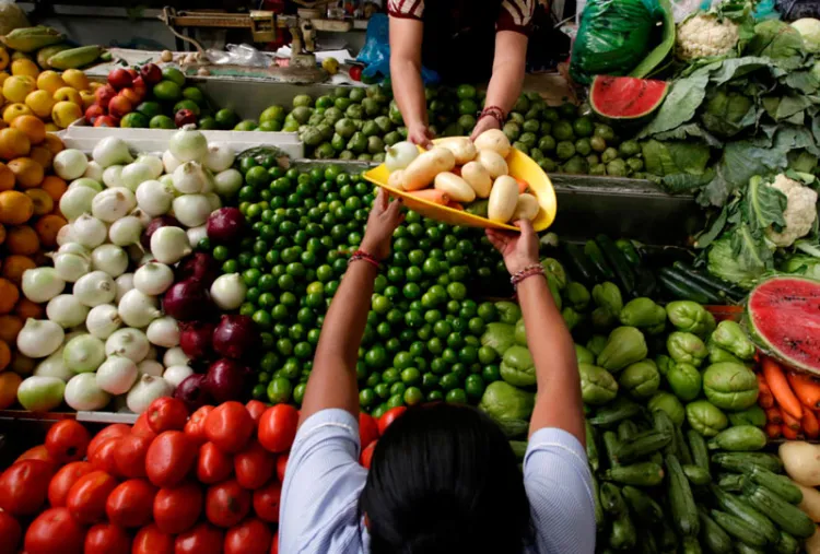 Plan antiinflación no tendrá medidas coercitivas ni control de precios: AMLO