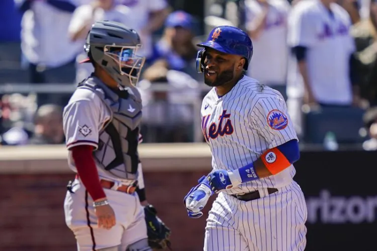 Mets concretan salida de Canó