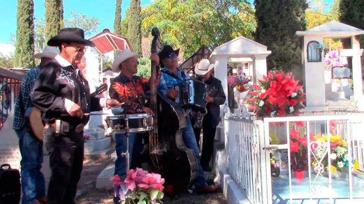 Listos panteones de Nogales para este Día de Madres