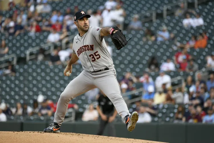 Escapa a Verlander el doble cero