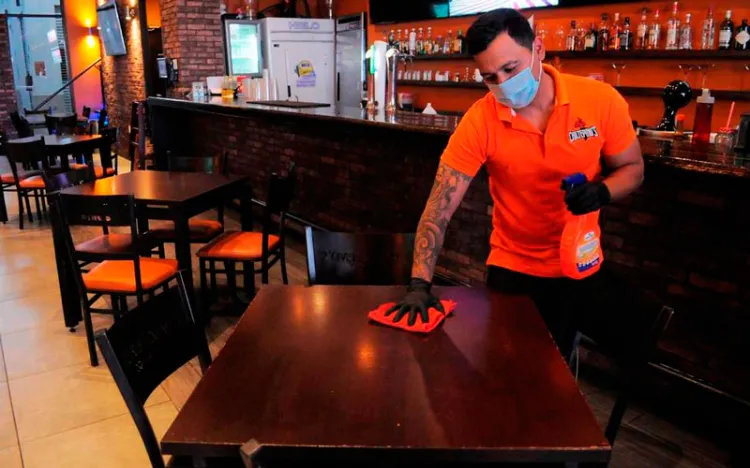 Restaurantes seguirán aplicando protocolos sanitarios