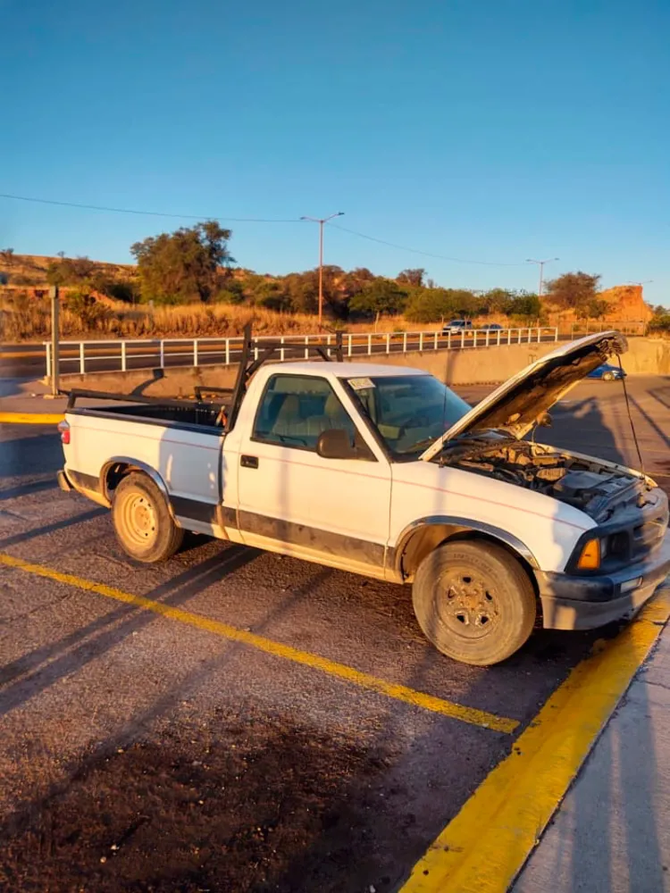 Recuperan municipales auto robado