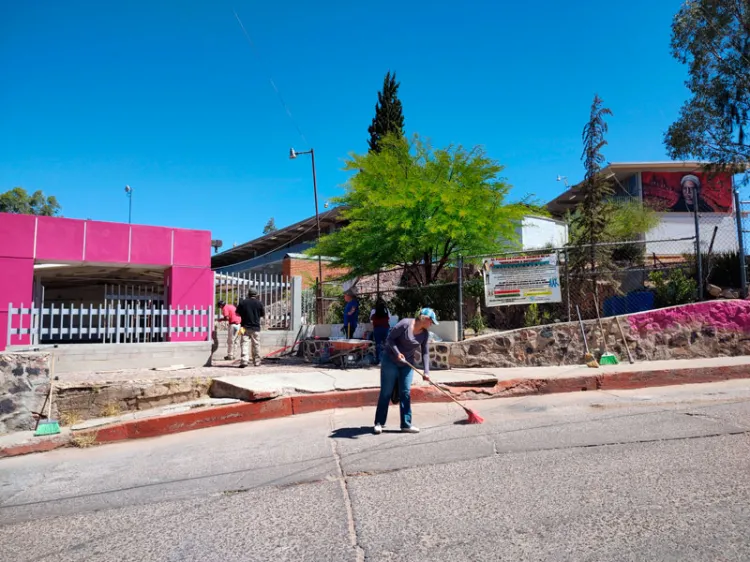 Busca misionero restauración de la escuela primaria Morelos