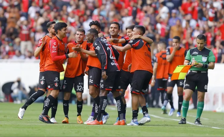 Atlas y Tigres abren las semis