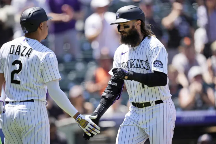 Rockies frenan mala racha