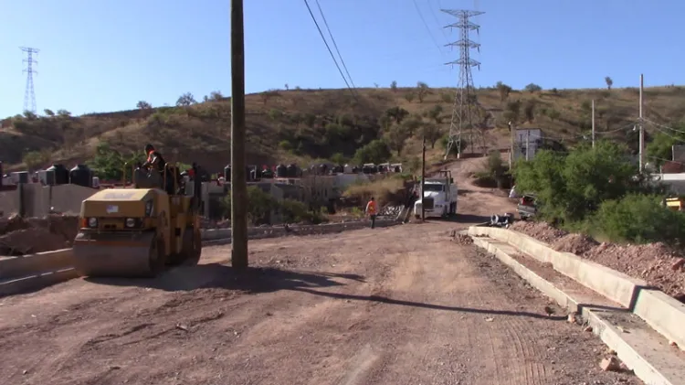 Pavimentan acceso al FARO en Nogales