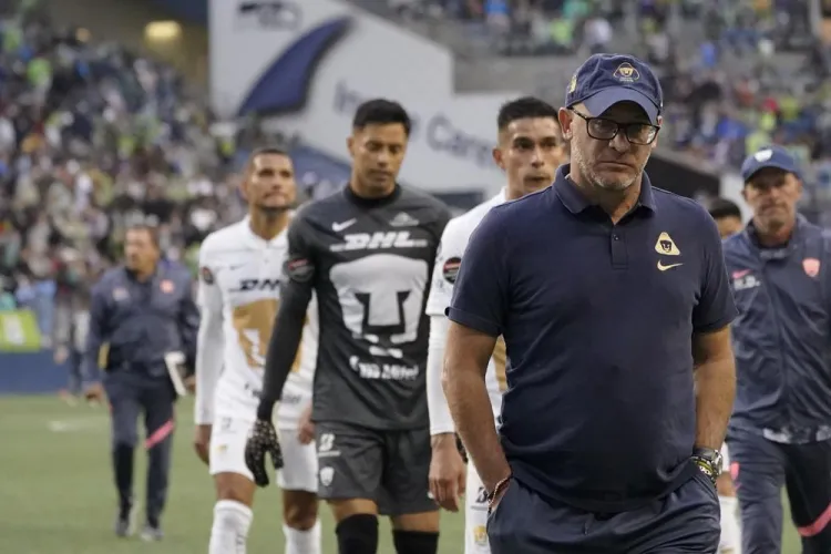 Pumas renueva a Lillini