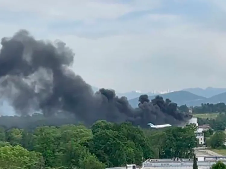 Se registra explosión e incendio en aeropuerto de Ginebra, en Suiza