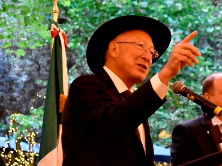 Inversión en el sureste, la llave para el problema de la migración: Ken Salazar