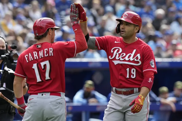 Votto da triunfo a Rojos