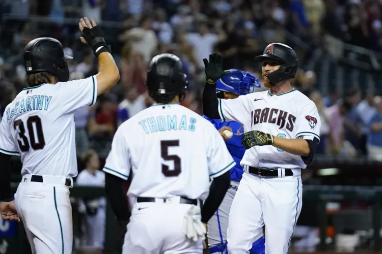 Rally da triunfo a Diamondbacks