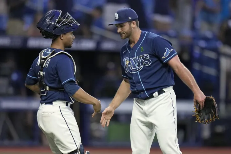 Rays ganan con rally tempranero