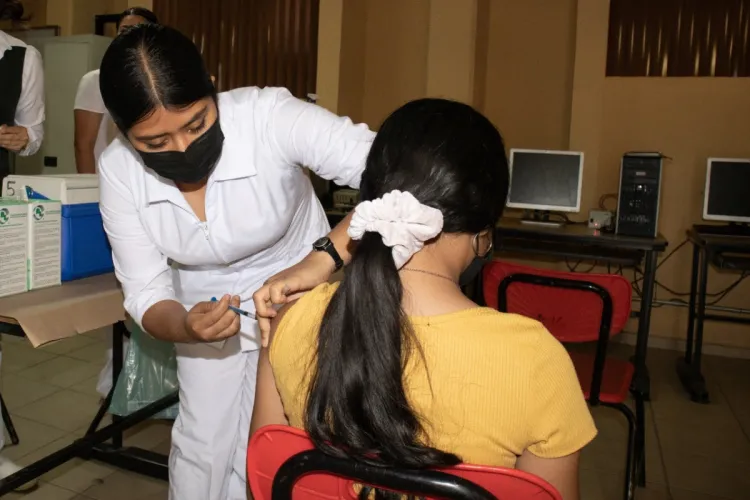 Inicia vacunación contra Covid-19 en escuelas de educación básica