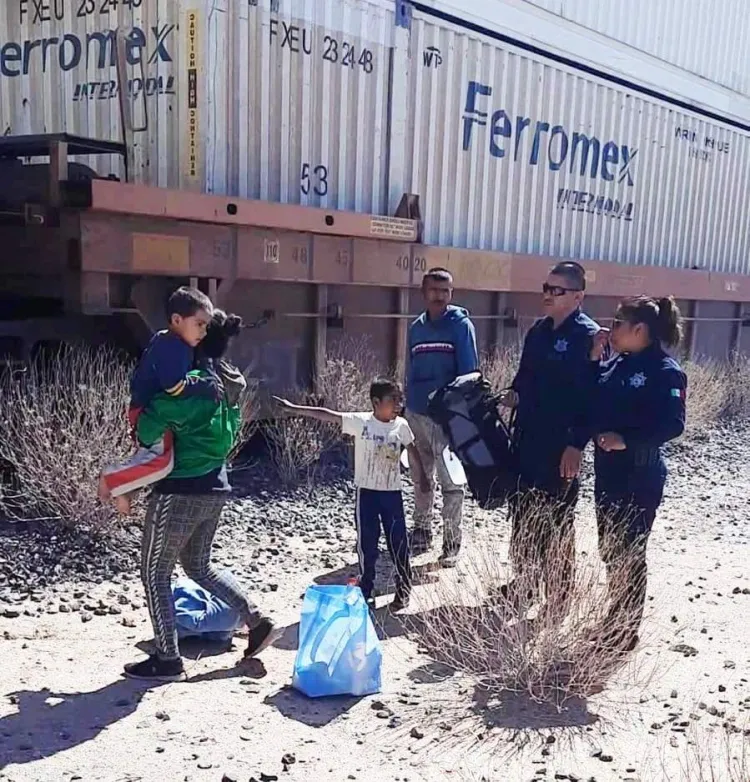 Tren se lleva a sus niños