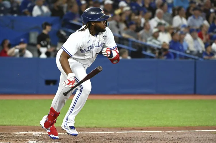 Gana Azulejos octavo en fila