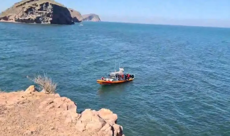 Perecen 7 personas al volcar lancha en Guaymas
