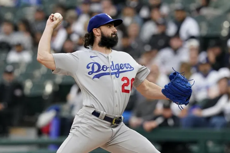 Gonsolin guía a Dodgers