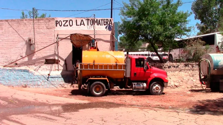 Aumenta la falta de agua el trabajo de los “piperos”