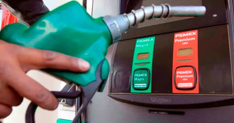 No aumentarán los precios de las gasolinas, del diésel, ni de la luz: AMLO