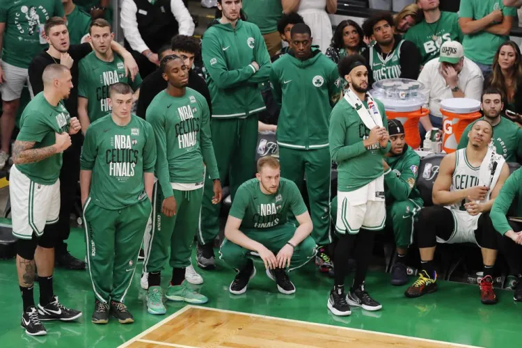 Celtics pasan amargo final