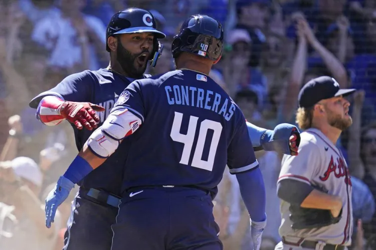 Cachorros frenan a los Bravos