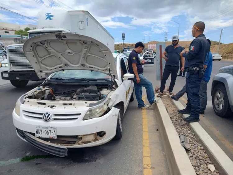 Choque entre taxistas