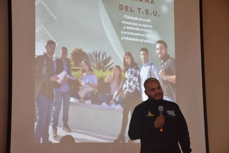 Celebra UTH Día del Técnico Superior Universitario