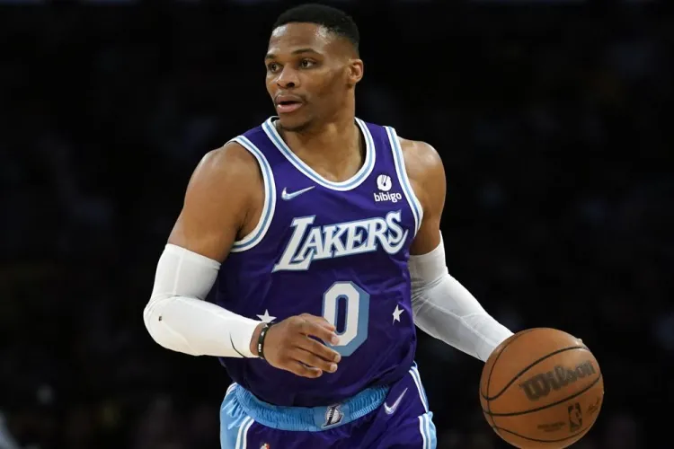 Westbrook volverá a Lakers