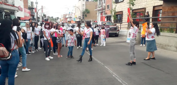 Marchan contra la violencia hacia las mujeres