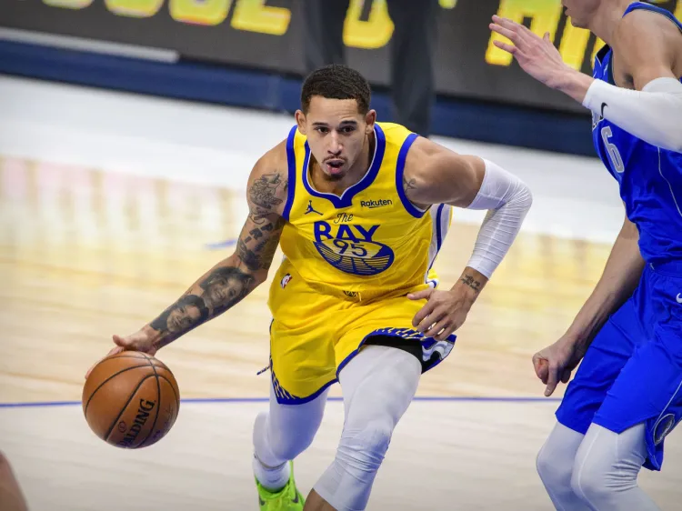 Toscano firma con Lakers