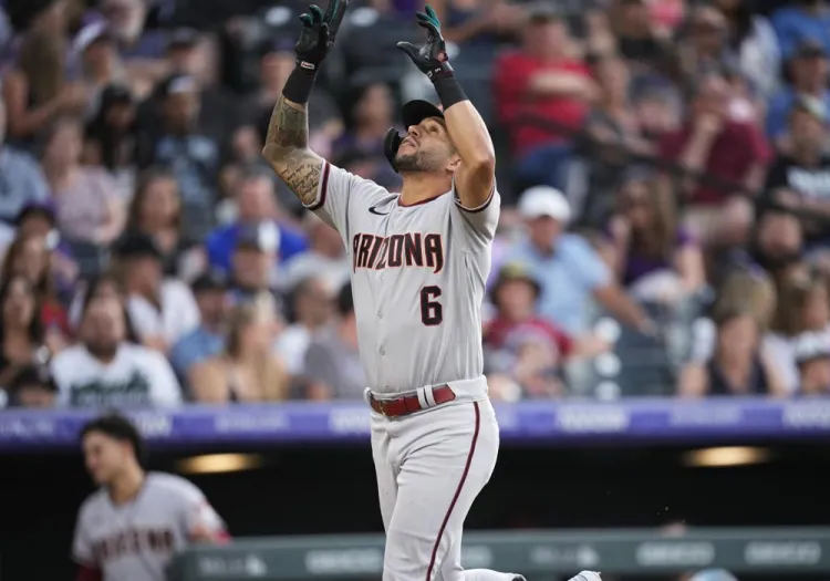 Dbacks pegan tres jonrones