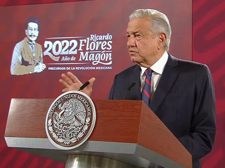 México, sin nuevos impuestos ni deuda: AMLO al celebrar 25 años del SAT