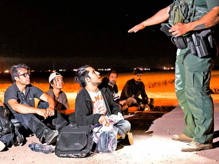 Texas enviará a México a migrantes detenidos