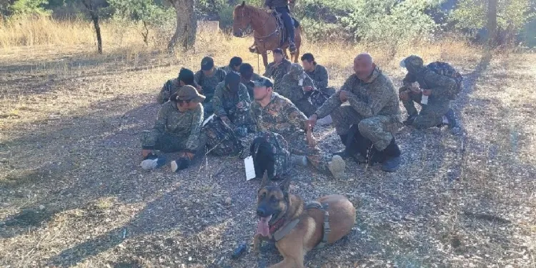 Arrestan a dos traficantes de humanos