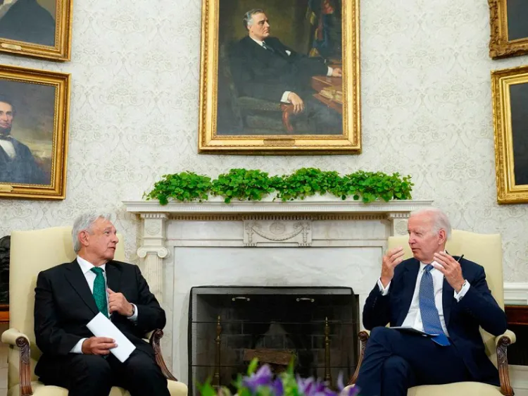 Pide AMLO a Biden ‘regularizar ya’ a migrantes y ‘actuar con arrojo’