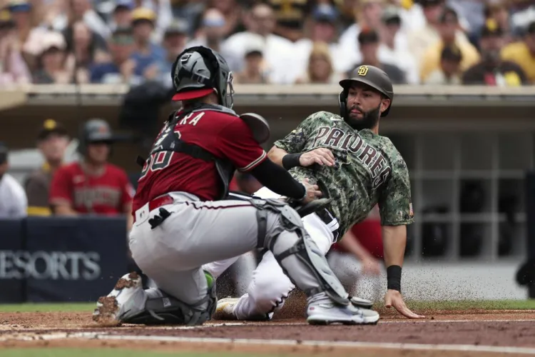 Diamondbacks evitan limpia