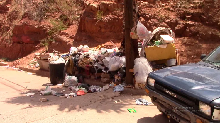 Piden en Jardines del Bosque recoger la basura