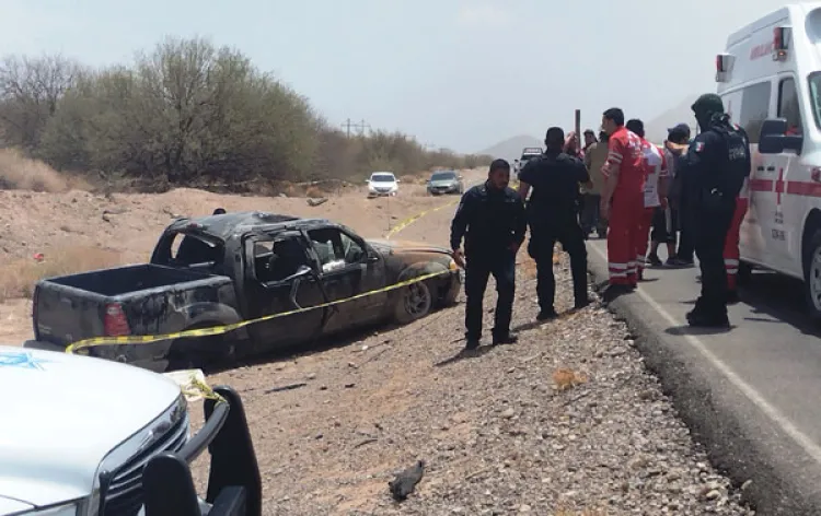 Fallecen 2 niños en volcamiento