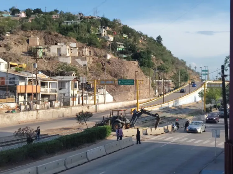 Cierran carril Sentri por bacheo